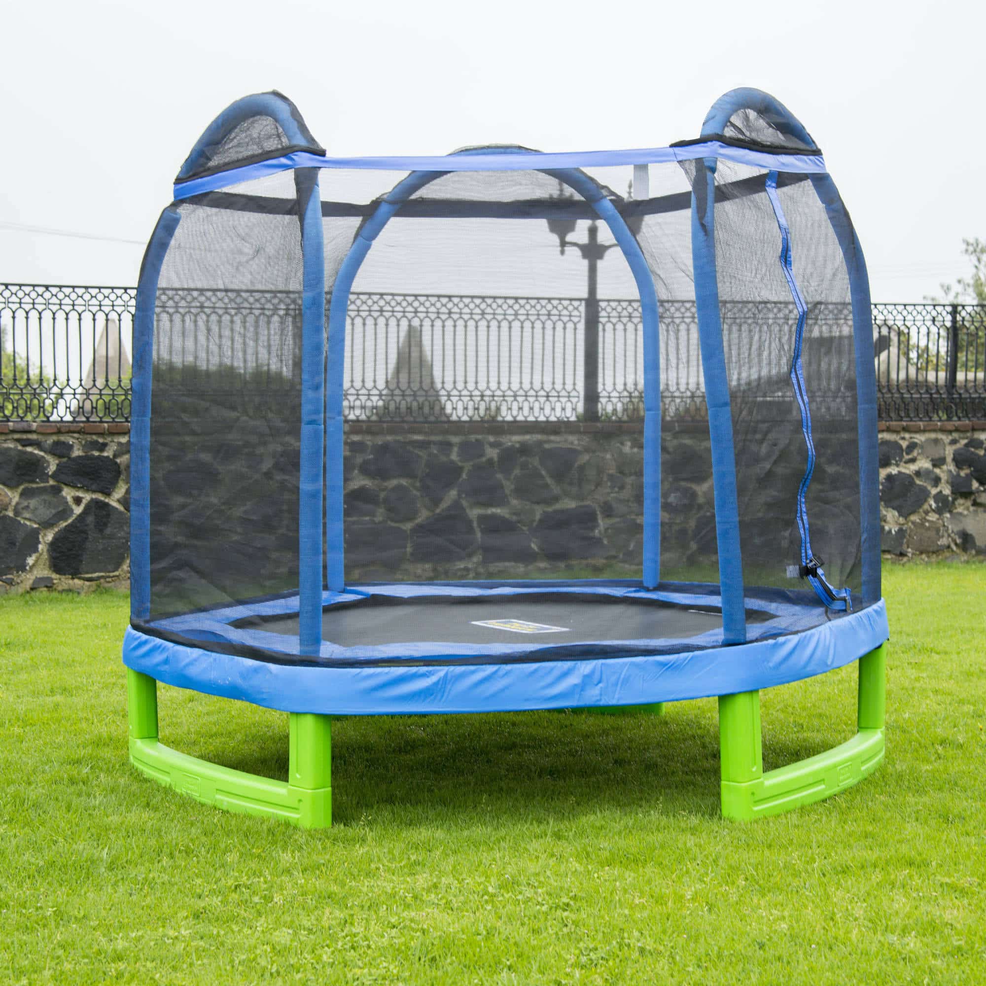 The 10 Best Trampolines for Kids in [insert_year]