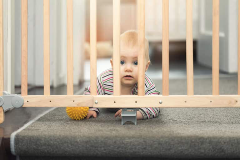 Pressure mounted baby gate
